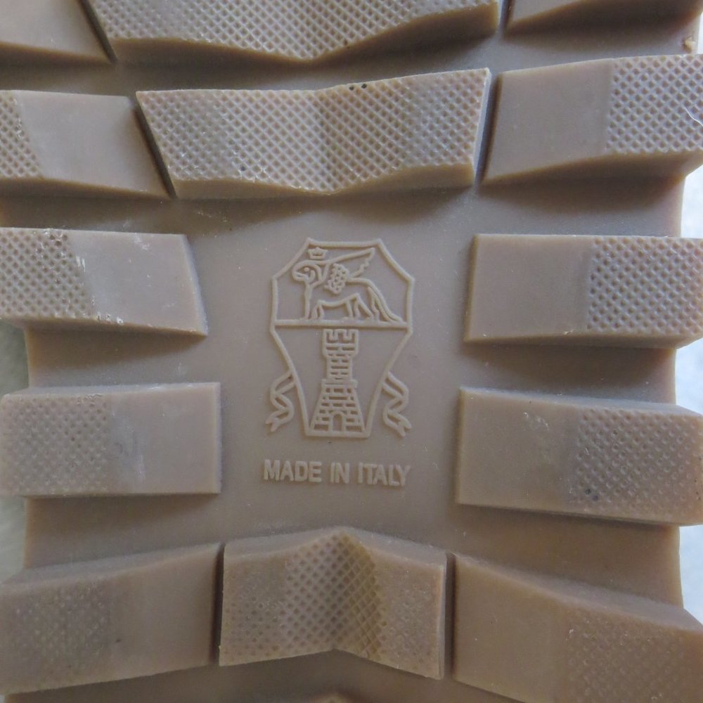 Brunello Cucinelli Monili Beaded Detail Leather Runners Sneakers EUR 37 / US 6.5 - Picture 12 of 12